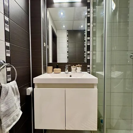 Spacious And Stylish Near The Center Варна
