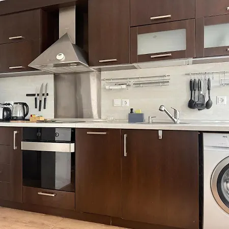 Spacious And Stylish Near The Center Варна