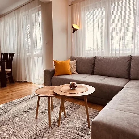 Spacious And Stylish Near The Center Апартаменти Варна